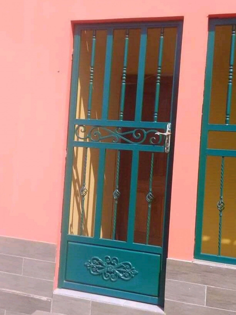 Grelhas moda especial, Portas - Janelas, Bissau