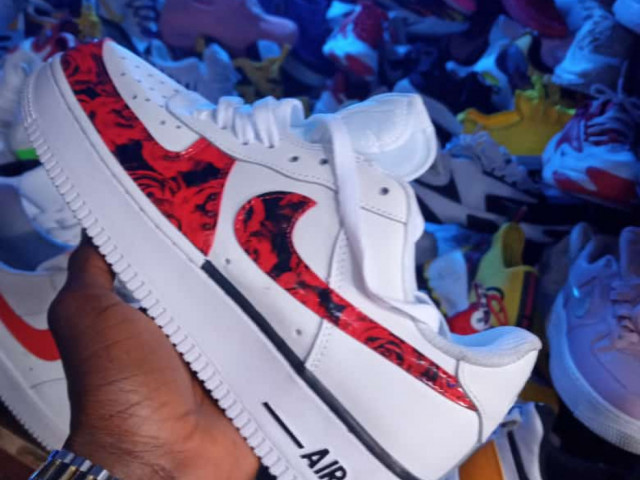 Tenis Nike, Calçado, Bissau