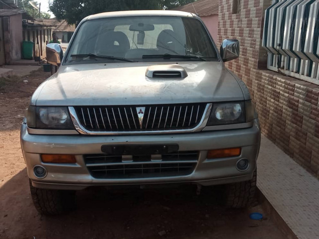Mitsubishi Pajero Sport, Carros, Bissau