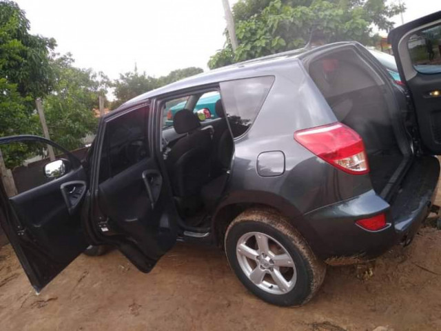 Toyota Rav 4, Carros, Bissau