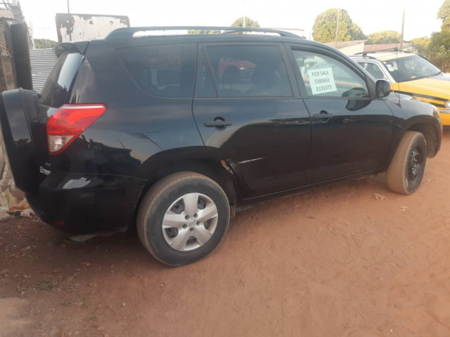 Toyota RAV4, Carros, Bissau