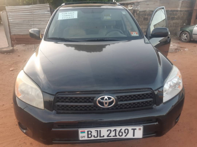 Toyota RAV4, Carros, Bissau