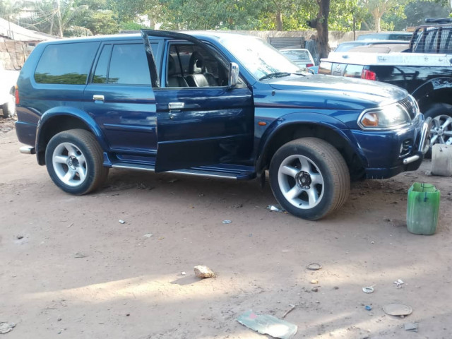 Mitsubishi Pajero, Carros, Bissau