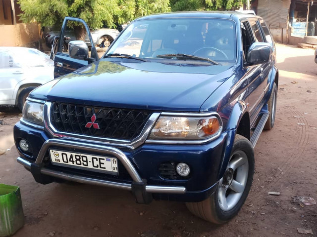 Mitsubishi Pajero, Carros, Bissau