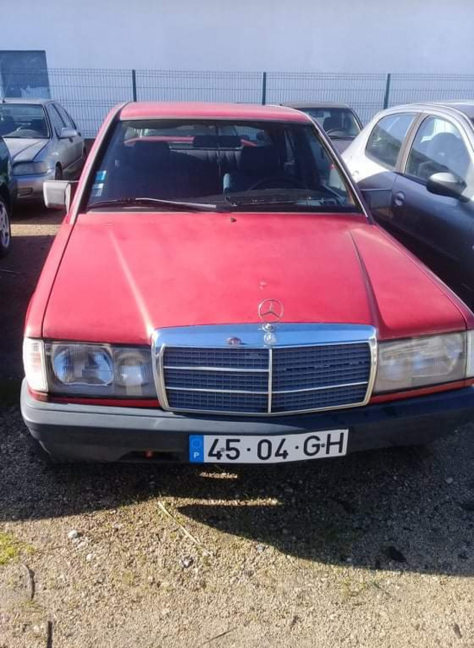 Mercedes-Benz 190, Carros, Bissau