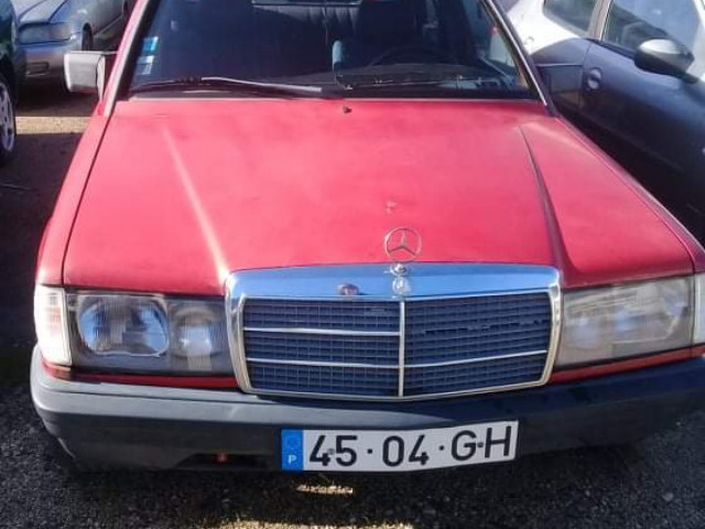 Mercedes-Benz 190, Carros, Bissau