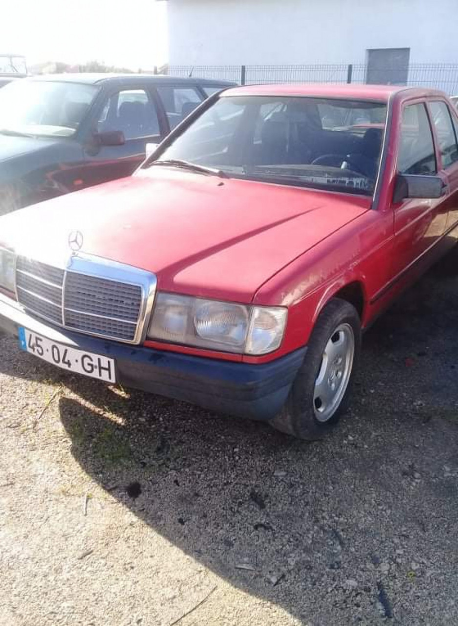 Mercedes-Benz 190, Carros, Bissau