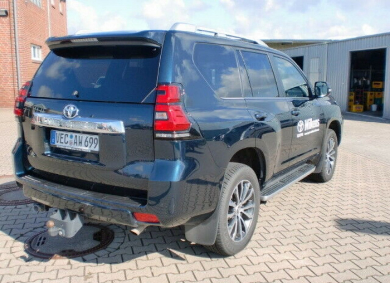 Toyota LAND CRUISER, Carros, Bissau