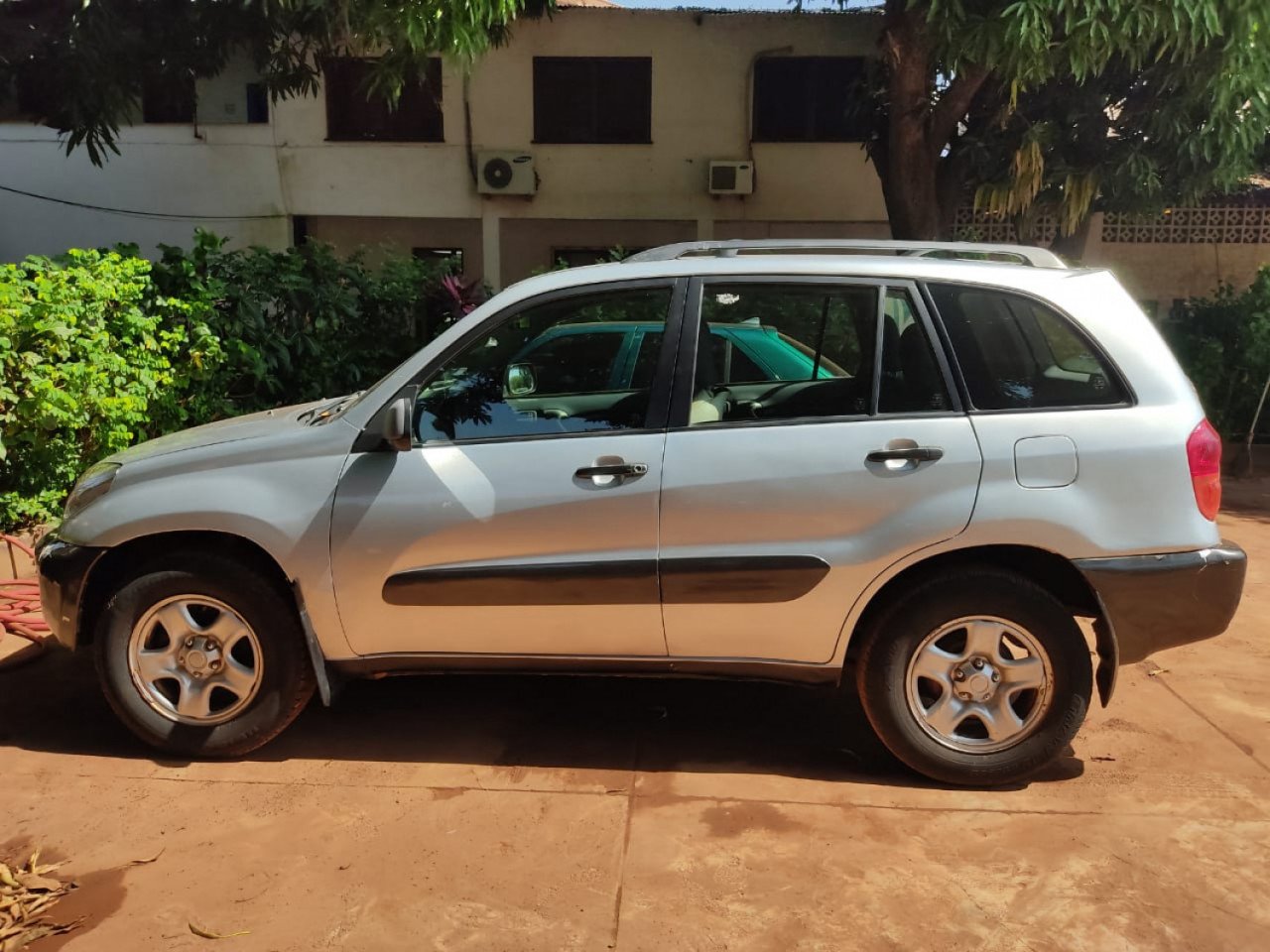 Toyota Rav 4, Carros, Bissau