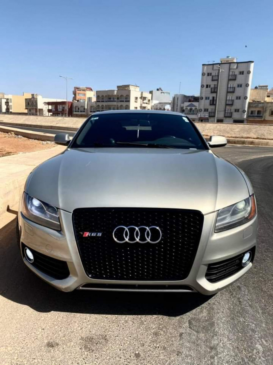 Audi Q5, Carros, Bissau