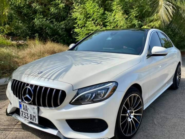 Mercedes Benz, Carros, Bissau