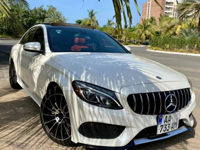 Mercedes Benz, Carros, Bissau