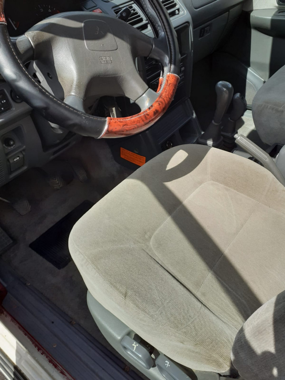 Mitsubishi Pajero, Carros, Bissau