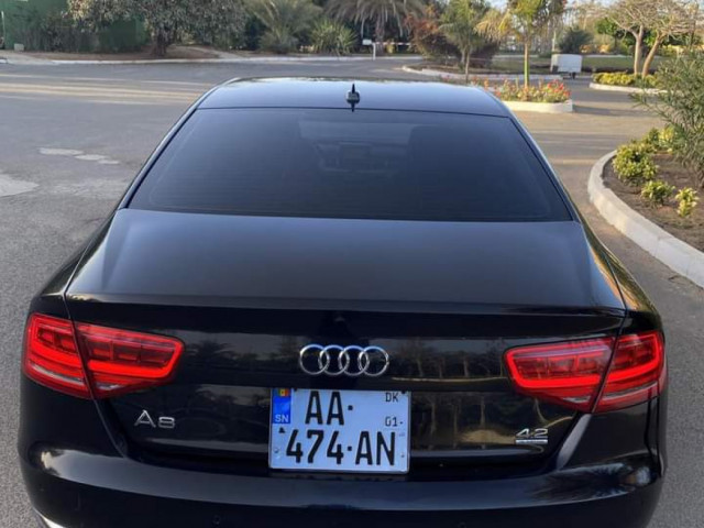 Audi A8, Carros, Bissau
