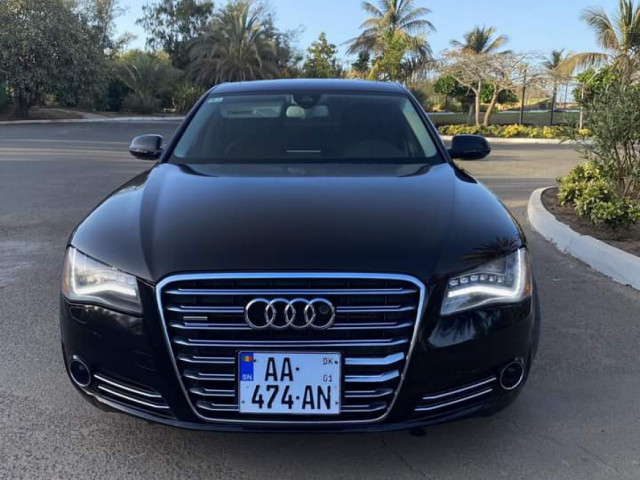 Audi A8, Carros, Bissau