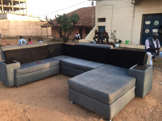 Sofá modelo U, Camas - Poltronas, Bissau