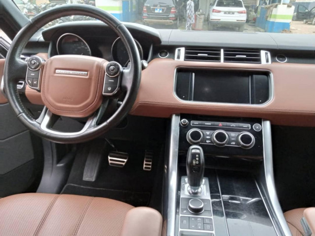 Range Rover sport, Carros, Bissau