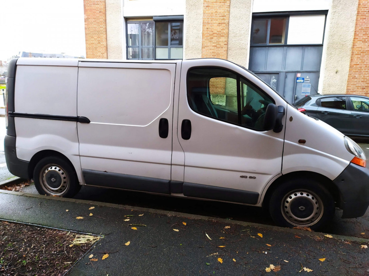 Renault Trafic, Carros, Bissau