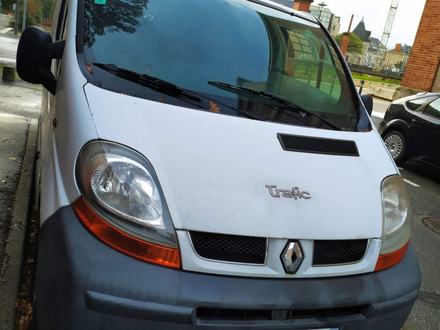Renault Trafic, Carros, Bissau