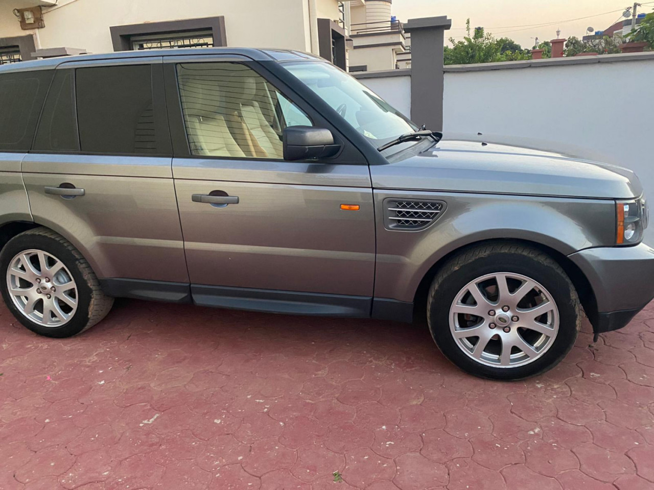 Range Rover sport, Carros, Bissau