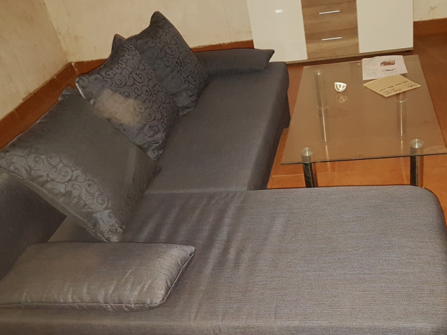 Sofa-cama europeu com mesa de centro, Camas - Poltronas, Bissau