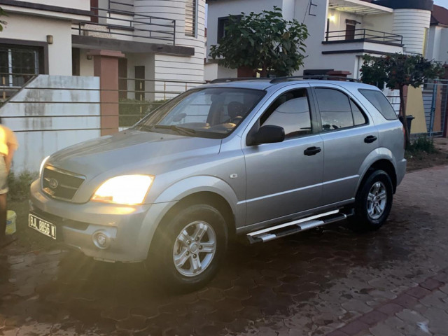KIA SORENTO, Carros, Bissau