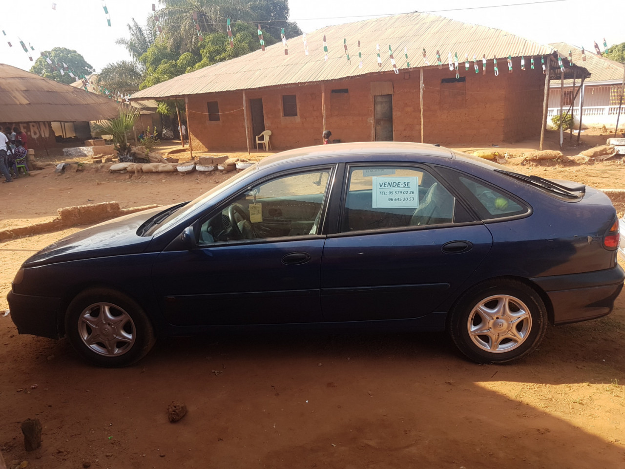 Renault Laguna, Carros, Bissau