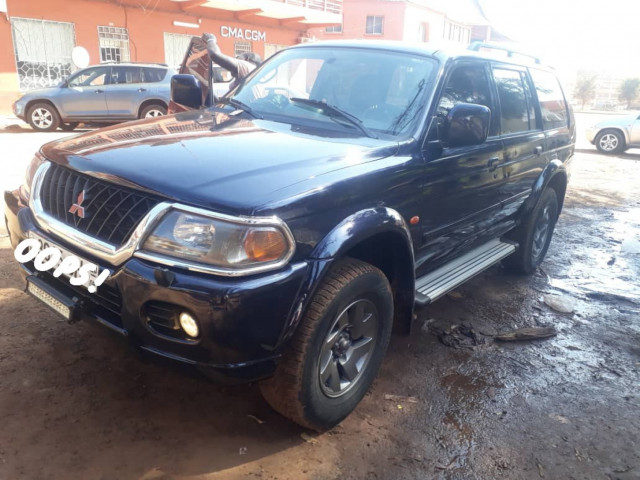 Mitsubishi Pajero Sport, Carros, Bissau