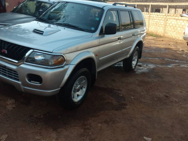 Mitsubishi Pajero Sport, Carros, Bissau