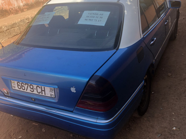 Mercedes-Benz C-Class, Carros, Bissau