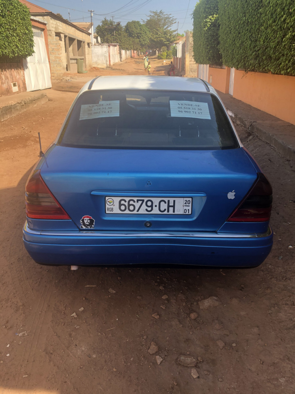 Mercedes-Benz C-Class, Carros, Bissau