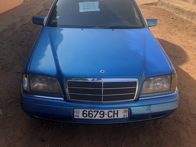 Mercedes-Benz C-Class, Carros, Bissau