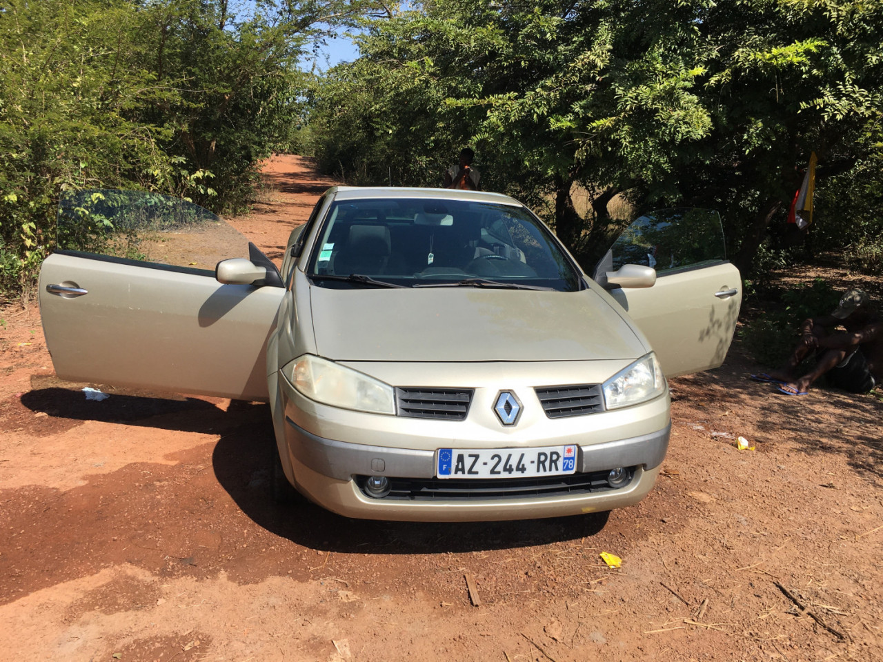 Renault Megane 2, Carros, Bissau