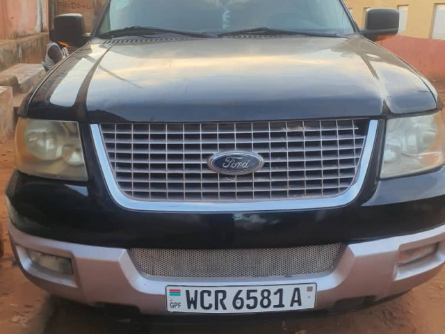 Ford Expedition, Carros, Bissau