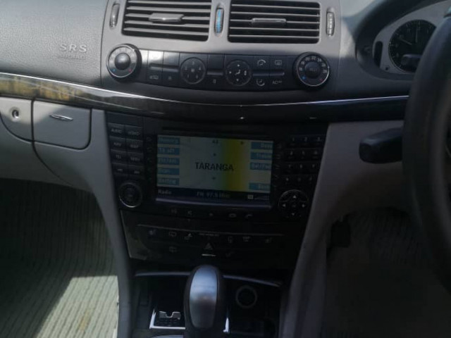 Mercedes classe E, Carros, Bissau
