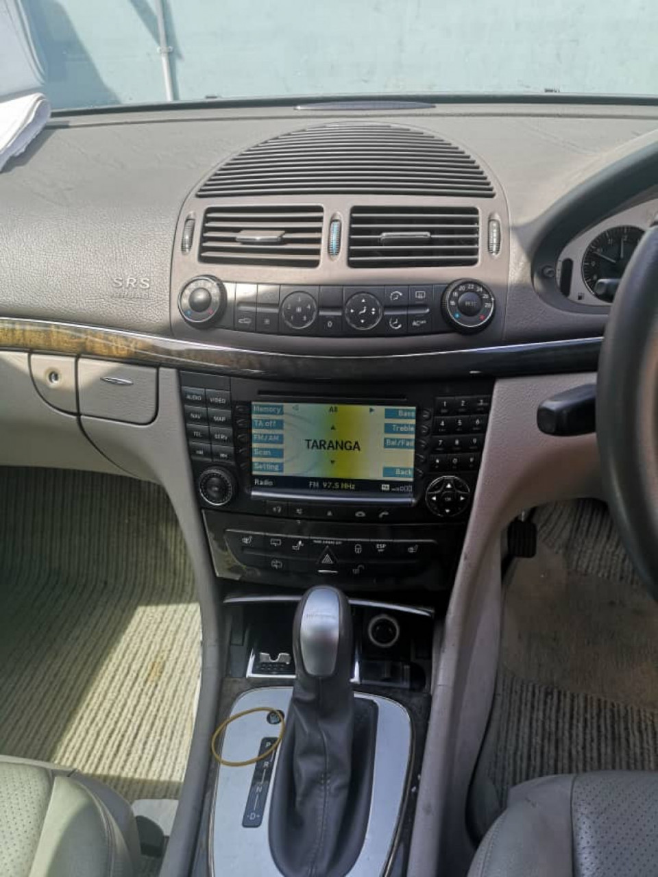 Mercedes classe E, Carros, Bissau
