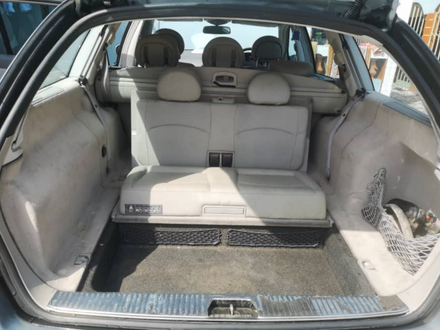 Mercedes classe E, Carros, Bissau