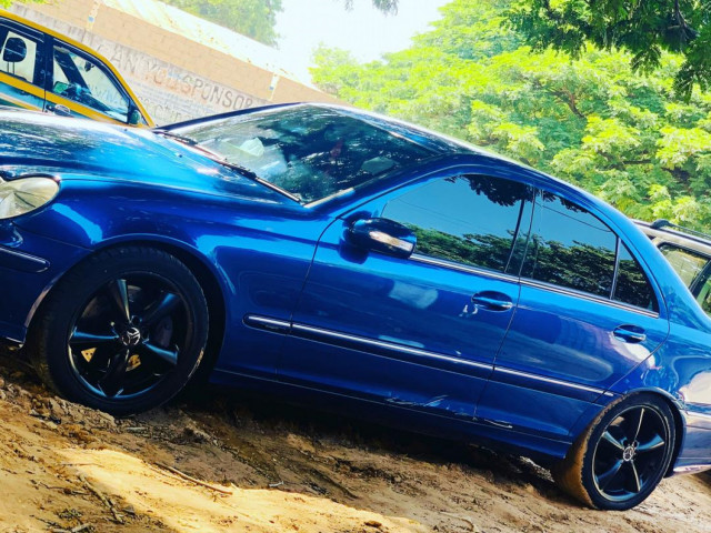 Mercedes classe C, Carros, Bissau