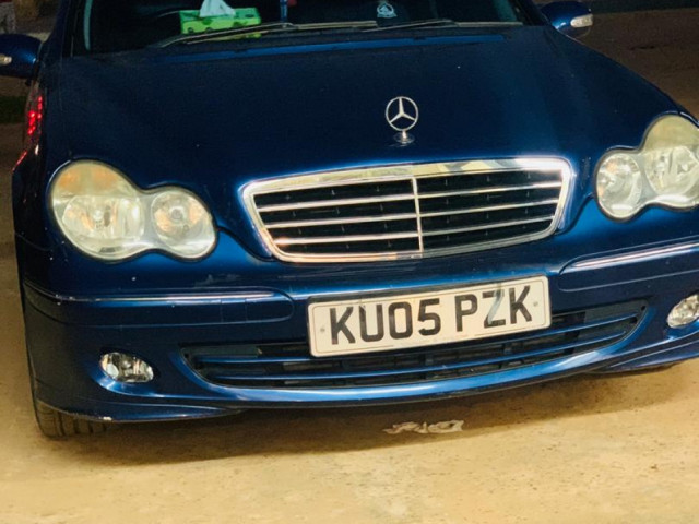 Mercedes classe C, Carros, Bissau