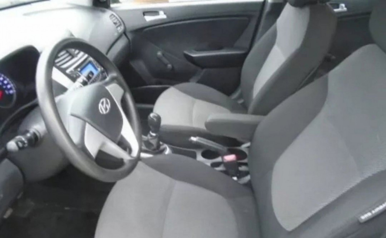 Hyundai Accent, Carros, Bissau