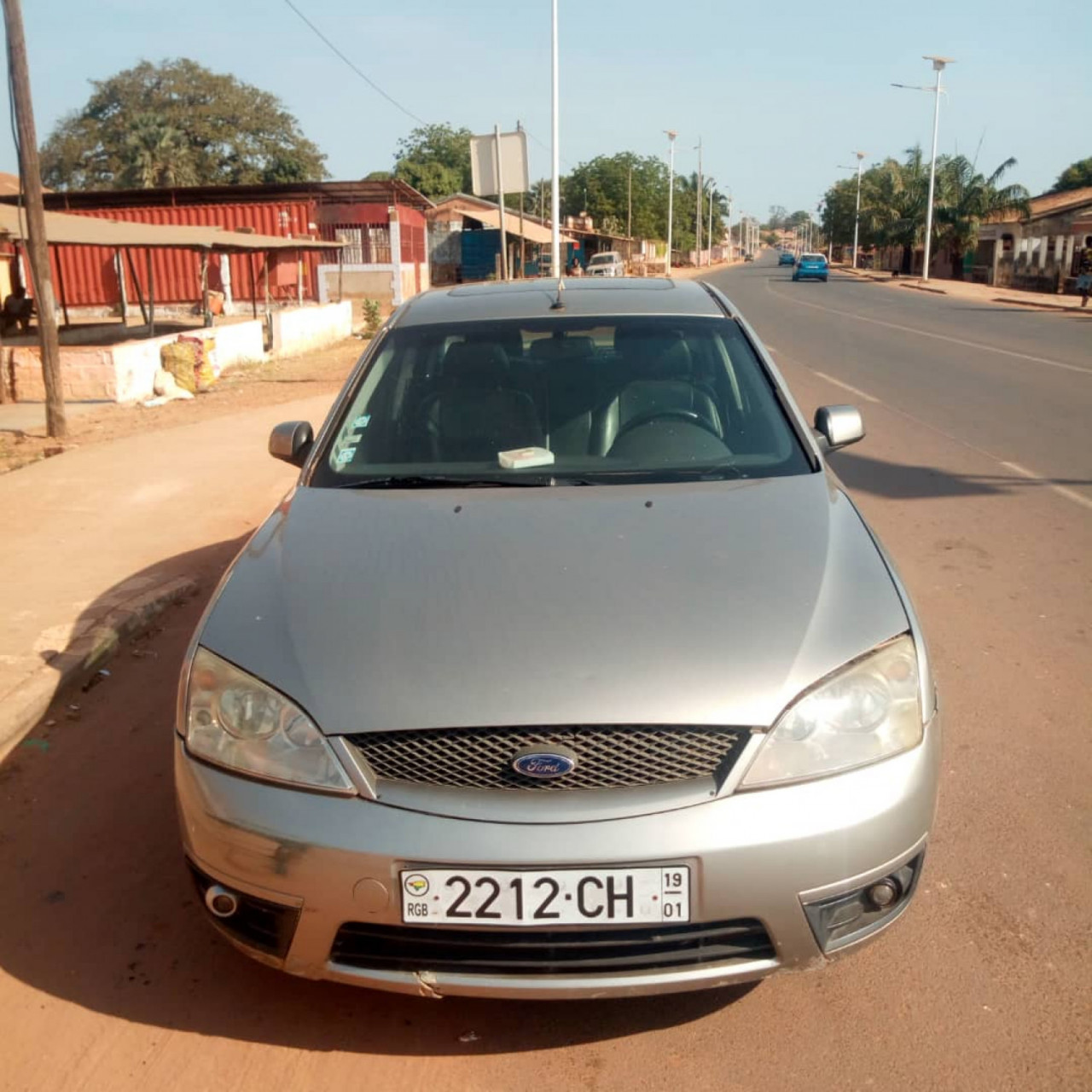 Ford Mondeo, Carros, Bissau