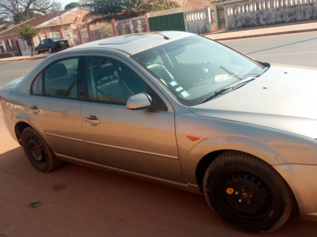Ford Mondeo, Carros, Bissau