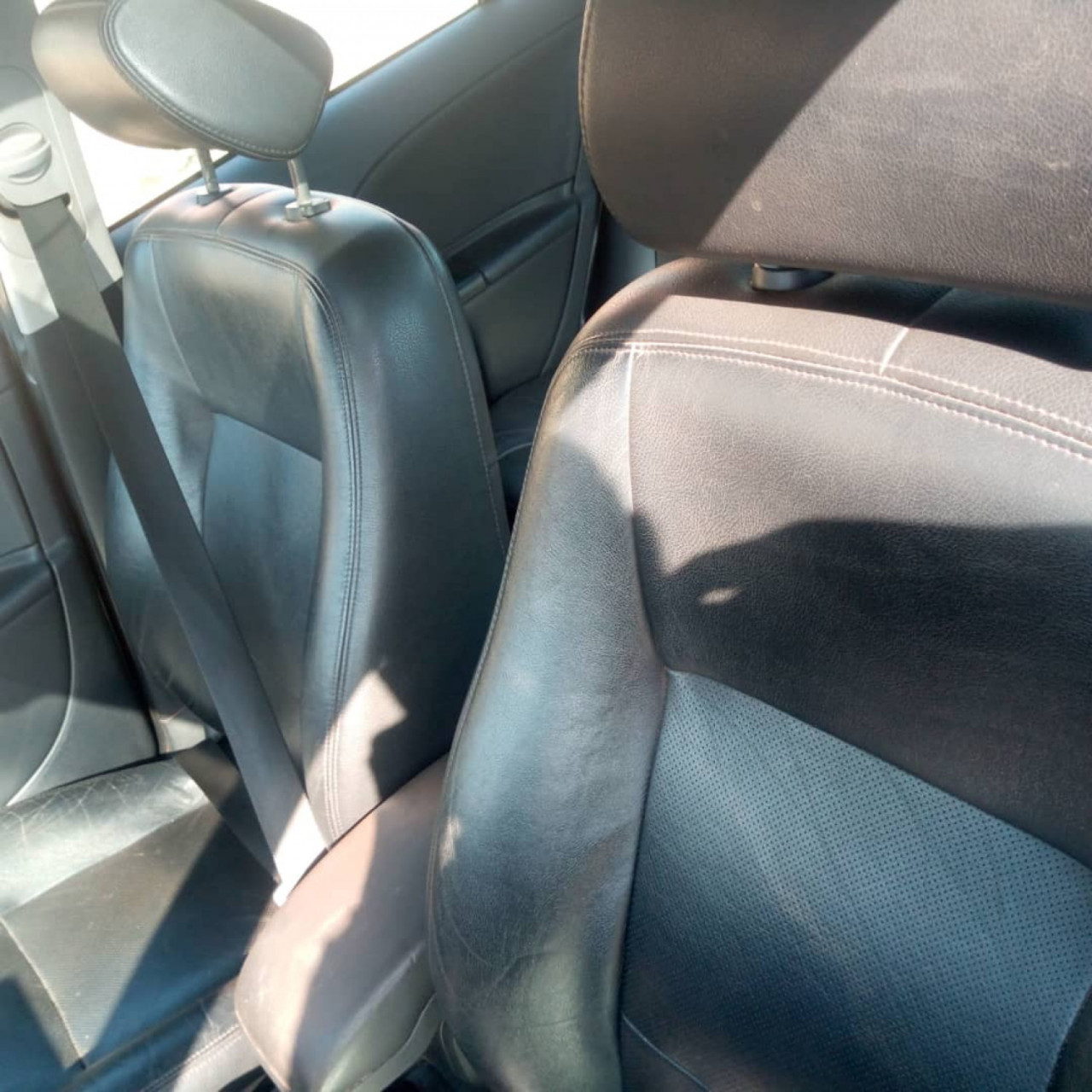 Ford Mondeo, Carros, Bissau