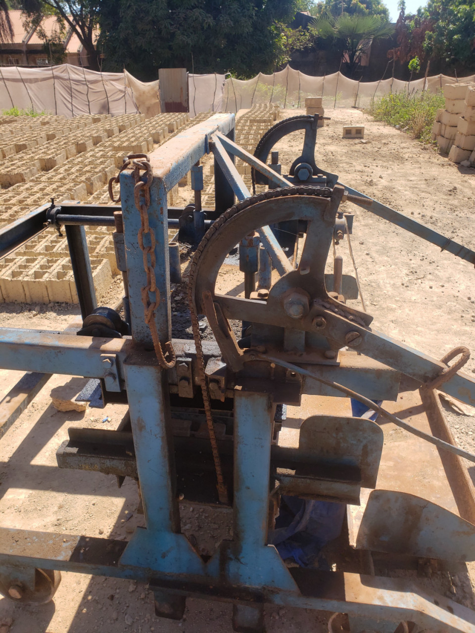 Maquina de Produção de Blocos., Equipamento de Construção, Bissau