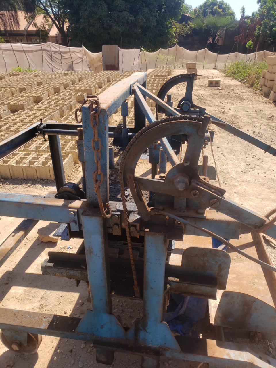 Maquina de Produção de Blocos., Equipamento de Construção, Bissau