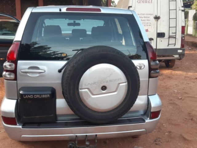 Toyota Land Cruiser Prado, Carros, Bissau
