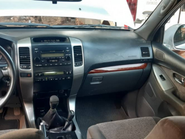 Toyota Land Cruiser Prado, Carros, Bissau