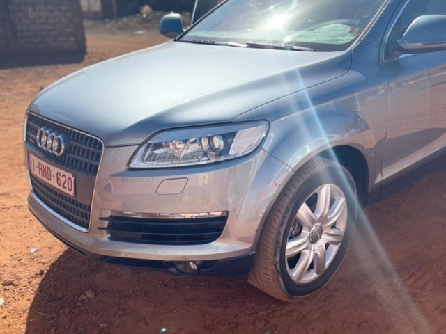 Audi Q7, Carros, Bissau