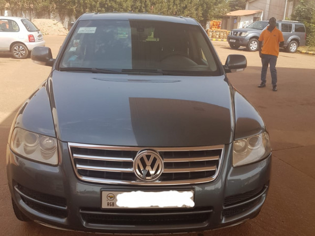 Volkswagen Touareg, Carros, Bissau