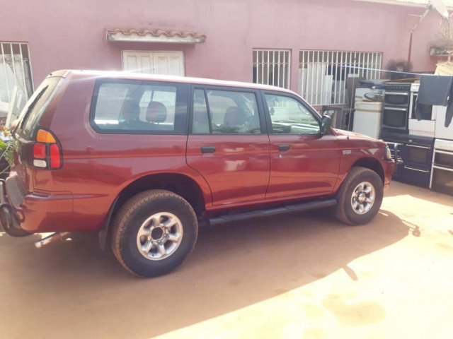 Mitsubishi Pajero Sport, Carros, Bissau